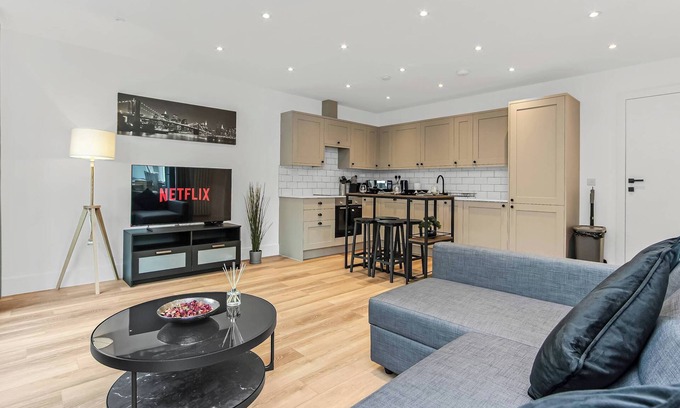 Addiscombe Apartamento | Modern 2 Bedroom Stay | 10Min Walk to East Croydon