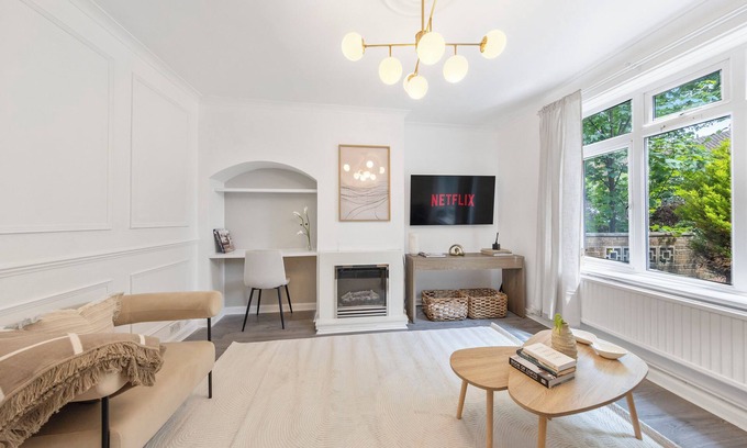 Plaistow and Sundridge Casa | Modern 2-Bedroom Home in Bromley