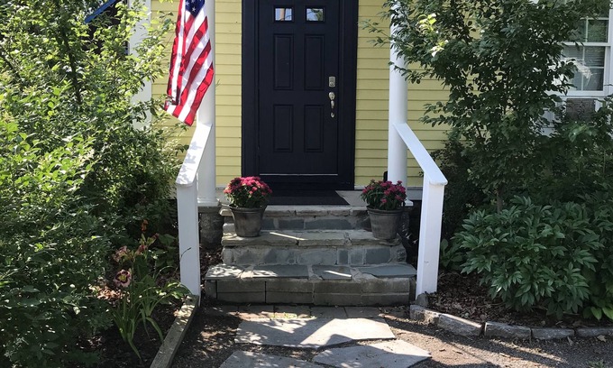 Canton Apartamento | Modern 2 BR/1B centrally located apt. near SLU in Canton, NY