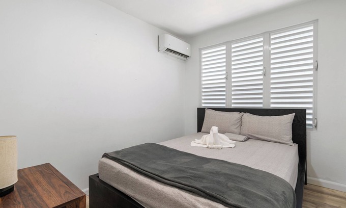 Ceiba Apartamento | Modern 2-BR condo | 3 beds | Near culebra | Perfect for families & friends.
