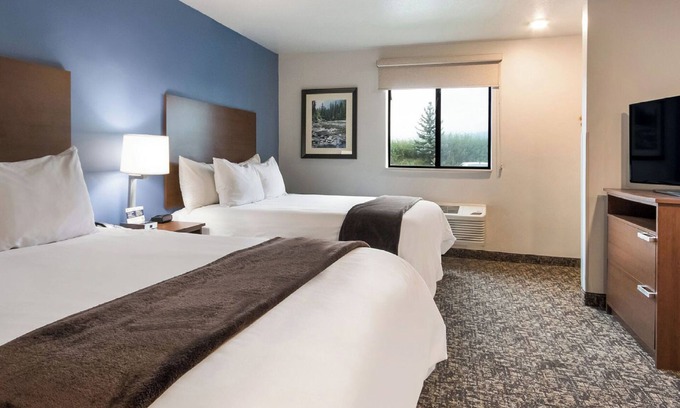 Gleneagle Casa | Modern 2 Pet-Friendly Rooms w/Full Kitchen near Pikes Peak