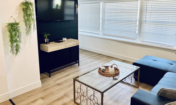 Vacation Village Condominio | Modern 2B/2B Condo by Disney, Lakes