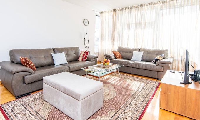Old Town Apartamento | Modern 2bdr Apartment in the Center- Free Parking