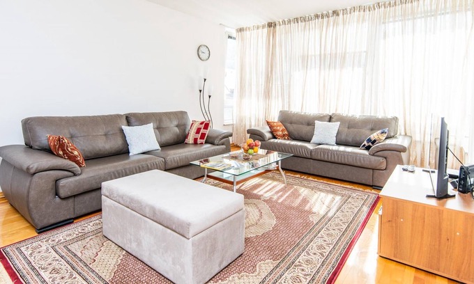 Old Town Apartamento | Modern 2bdr Apartment in the Center- Free Parking
