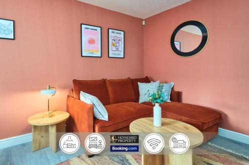 Leeds Casa | Modern 2BDR House By Homebird Property Management Short Lets & Serviced Accommodation Leeds With Private Parking & Free WiFi