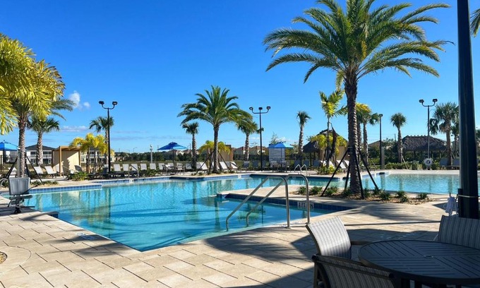 Four Corners Casa | Modern 2bdrm Condo-ChampionsGate