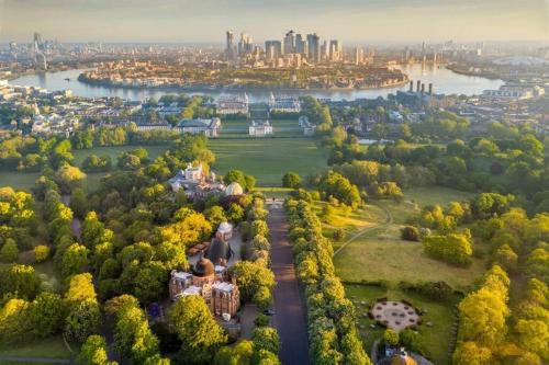 Greenwich West Apartamento | Modern 2Bed 2Bath with Balcony next to DLR Station