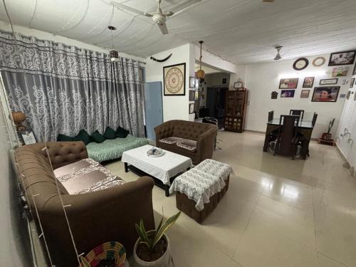 Kharar Apartamento | Modern 2BHK Comfort Home