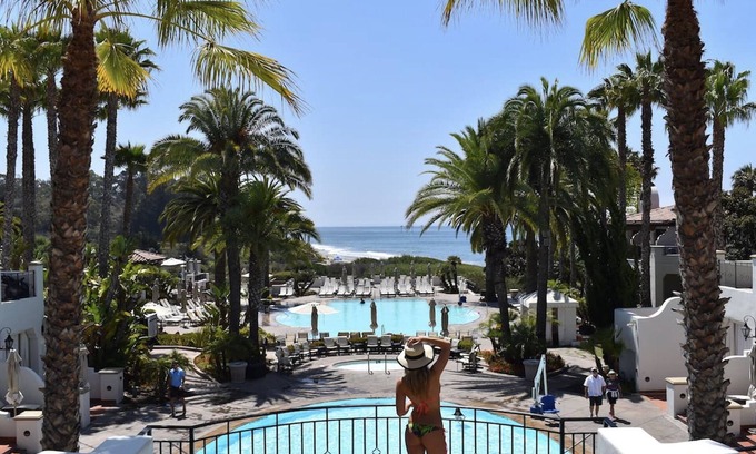Santa Barbara Casa | Modern 2BR 2BA beaches, pool, UCSB