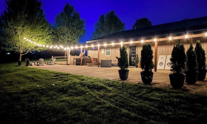 Loudonville Casa | Modern 2BR/2BA with hot tub, pool table, cornhole, fire pit—your perfect Mohican base!