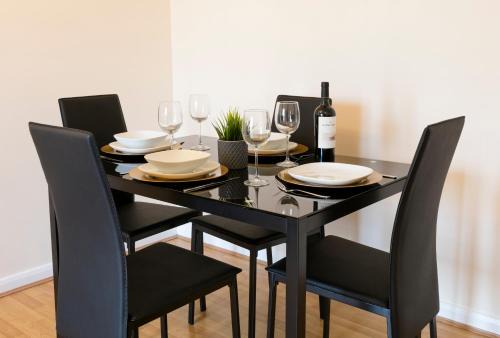 Olton Apartamento | Modern 2BR Apartment 3 Beds BHX City Centre NEC Ideal for Contractors & Temp Housing and Insurance