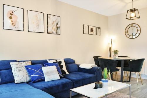 Aylesbury Casa | Modern 2BR Aylesbury Home, Sleeps 3, Parking, Work, Leisure, Friendly