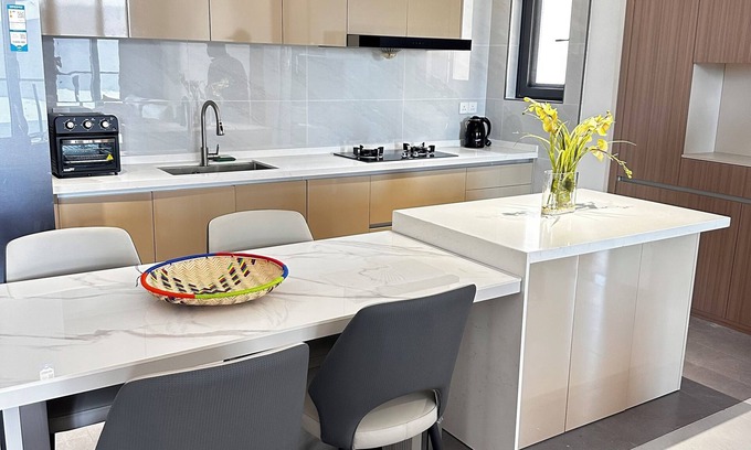 Masaki Apartamento | Modern 2BR Condo with Gym & AC in Upscale Masaki