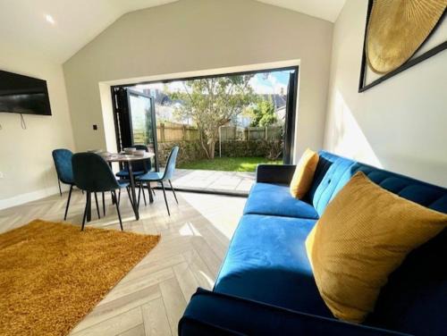 Pontcanna Apartamento | Modern 2BR Duplex with Garden in Cardiff Stylish and Relaxing Stay