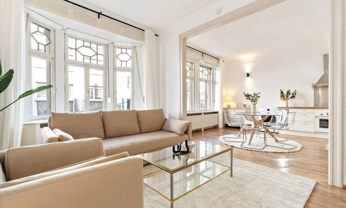 Gare Apartamento | Modern 2BR in Gare: Wi-Fi, Kitchen, Washer/Dryer