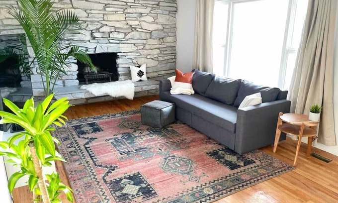 West Valley City Casa | Modern 2BR Retreat | Sleeps 6 | Near SLC