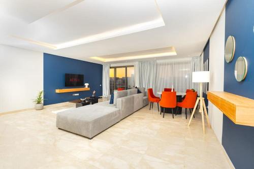 Bab al-Bahr Apartamento | Modern 2BR Retreat in Marina Salé Luxury Living