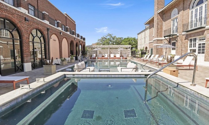 New Orleans Hotel | Modern 2BR Retreat Close to New Orleans Nightlife