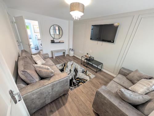 Stockton-on-Tees Casa | Modern 2BR with Parking - Great for Contractors and Relocators - Long Stay Rates