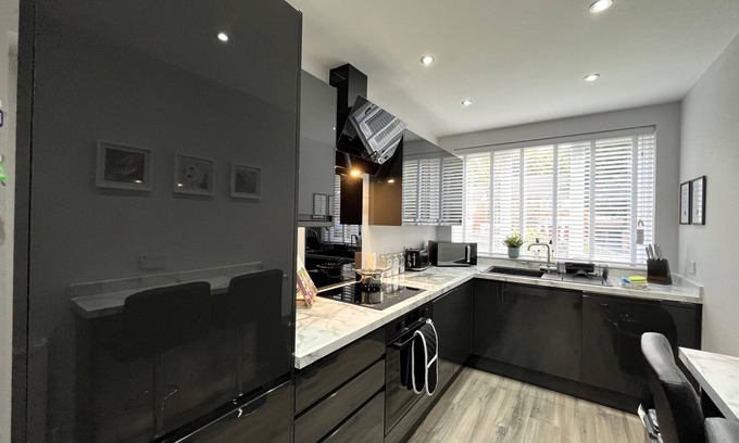 Whitefield Casa | Casa-Premium-Baño Privado-Vista a la Calle-Windsor House