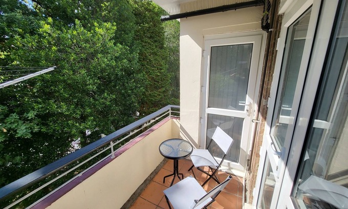 West Hill Apartamento | Apartamento-Moderno-Baño Privado-Balcón