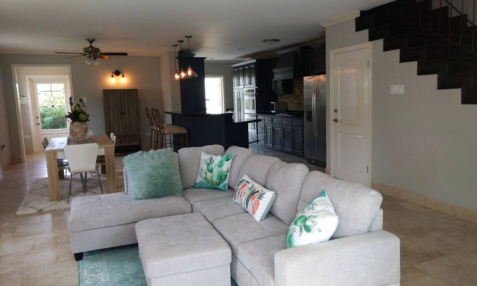 Atlantic Shores Casa | Modern 3 Bedroom Townhouse Close to the beach