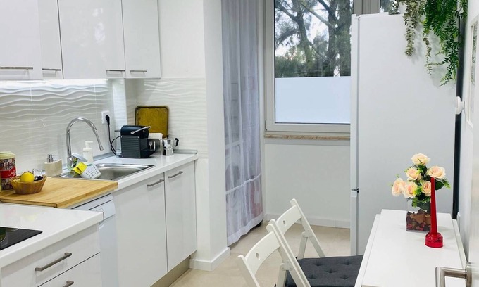 Benfica Apartamento | Moderno piso de 3 habitaciones con vistas al jardín en Benfica Lisboa