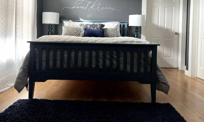 Newport Casa | Modern 3-bedroom home walkable downtown location.