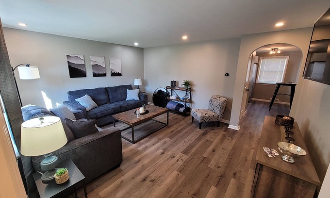 Buffalo Casa | Modern 3 Bedroom in the city of good neighbors