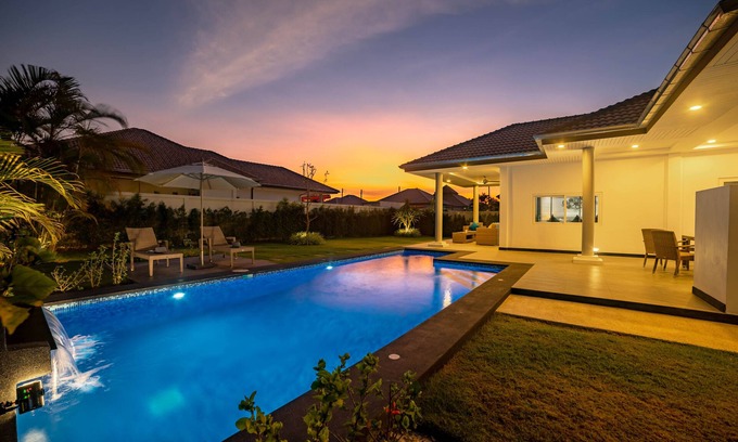 Hua Hin Villa | Modern 3 Bedroom Pool Villa MS24