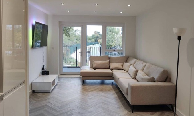 Queensbury Apartamento | Modern 3 bedroom serviced apartment close to Queensbury Tube Station