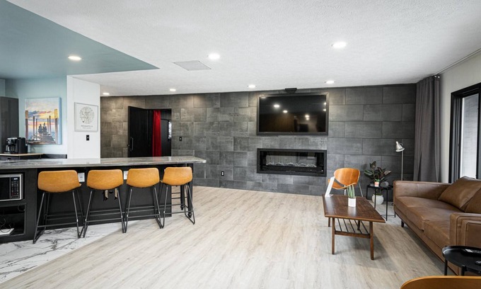 Lawrence Casa | Modern 3 BR home w/ hot tub, movie room, dog park