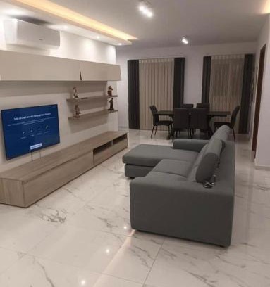 Pieta Apartamento | Modern 3 double bedroom apartment