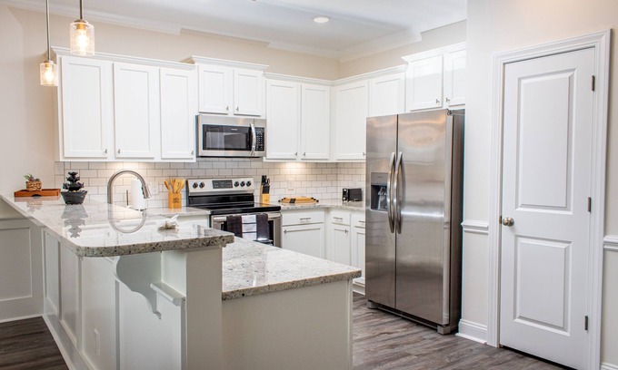 Greenville Casa | Brand New 3bd/3ba Townhome with FREE EV CHARGING & FREE WIFI!!