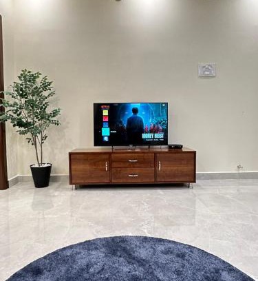 Toli Chowki Apartamento | Modern 3BHK Furnished Flat in Downtown Hyderabad