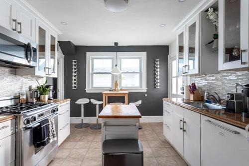 Cove - East Side - Shippan Apartamento | Modern 3BR Apartment Downtown HarborPt I-95 Train