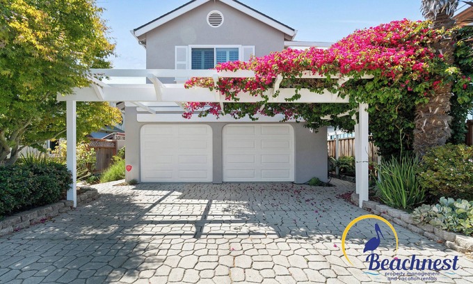 Opal Cliffs Casa | Modern 3BR Beach Retreat w/Hot Tub, Balcony & Steps to 41st