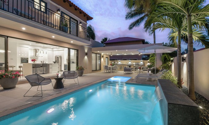 Gold Coast Casa | Modern 3BR home with PRIVATE POOL at Gold Coast Villas