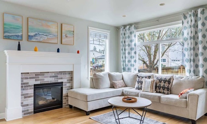 Edmonds Casa | Modern 3BR Retreat in Edmonds - Pets Welcome!