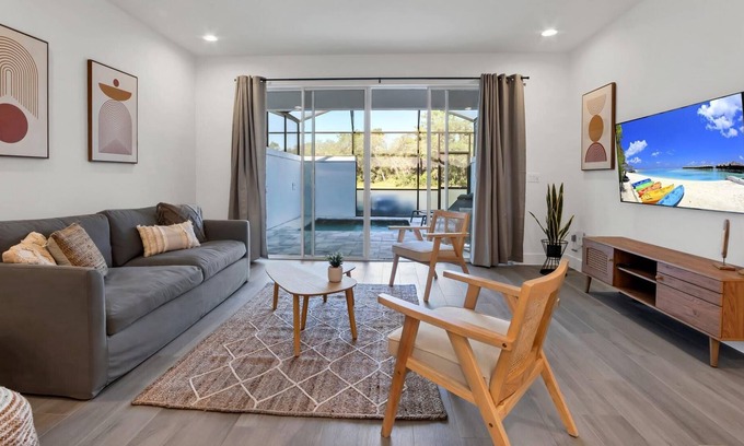 Four Corners Casa | Modern 3BR Townhouse With Pool Near Disney