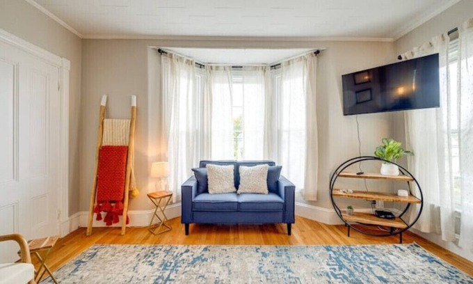 Westbrook Apartamento | Modern 3BR - W/D + Parking - Near Portland