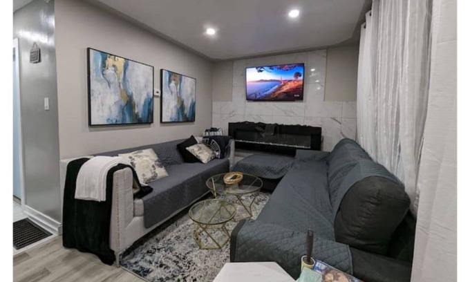 Hamilton Casa | Modern 3BR w/ Laundry & More!
