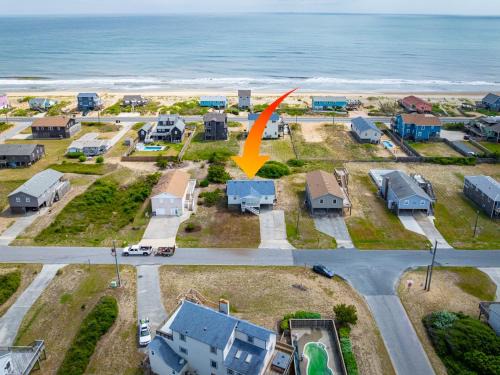 Kitty Hawk Casa | Modern 3rd Row Cottage Hot Tub and Pet Friendly