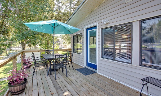 Telogia Casa | Modern 4/2 Retreat @ Lake Talquin with Dock. Pet friendly!
