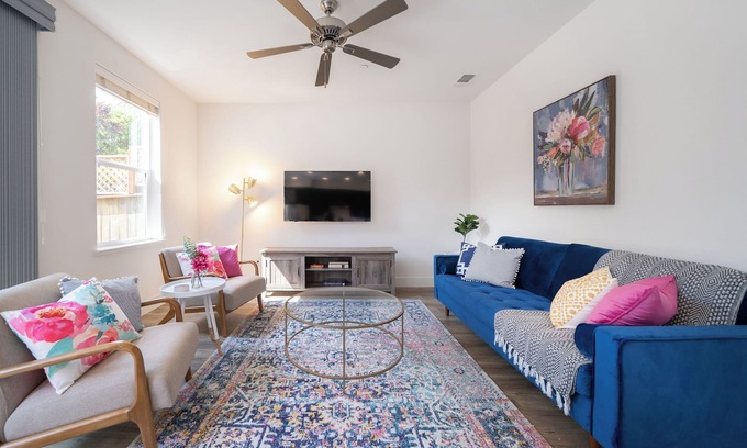 Santa Rosa Casa | Modern 4 bdrm/2.5bath with Sauna!