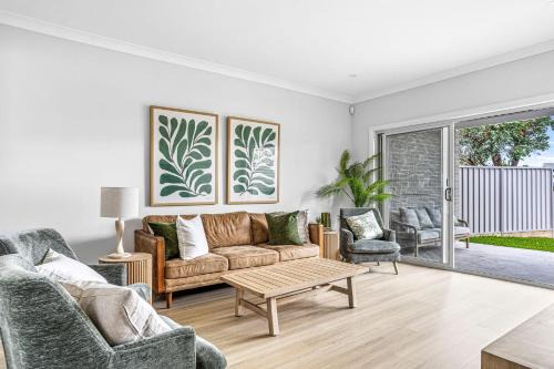 Barrack Point Casa | Modern 4-Bed Home Close to Beach in Barrack Point