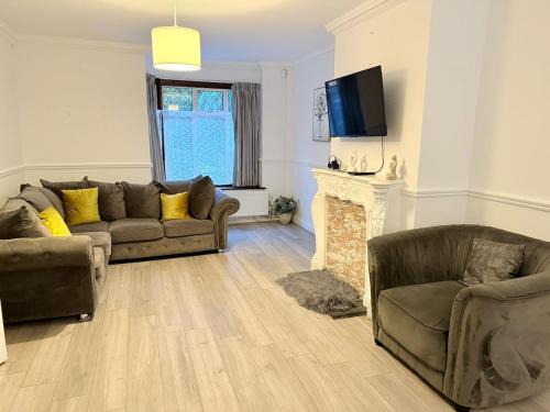 Christchurch Apartamento | Modern 4 bed House with Free Parking
