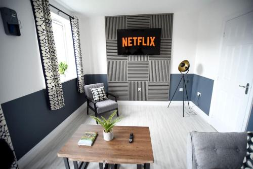 Lincoln Casa | Modern 4 bed - Lincoln - Parking
