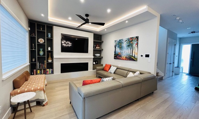 Uptown Casa | Modern 4 bedroom home in New Westminster