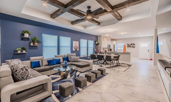 Cedar Crest Casa | Modern 4 Bedroom Near Downtown, Zoo, Uptown & More, with Hot Tub & Games